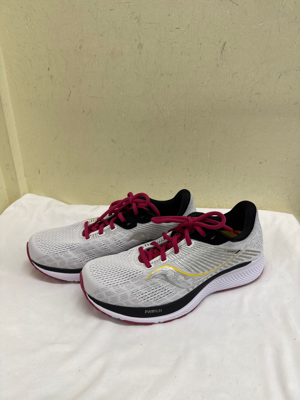 Saucony Women's Size 9 White Sneakers Shoes