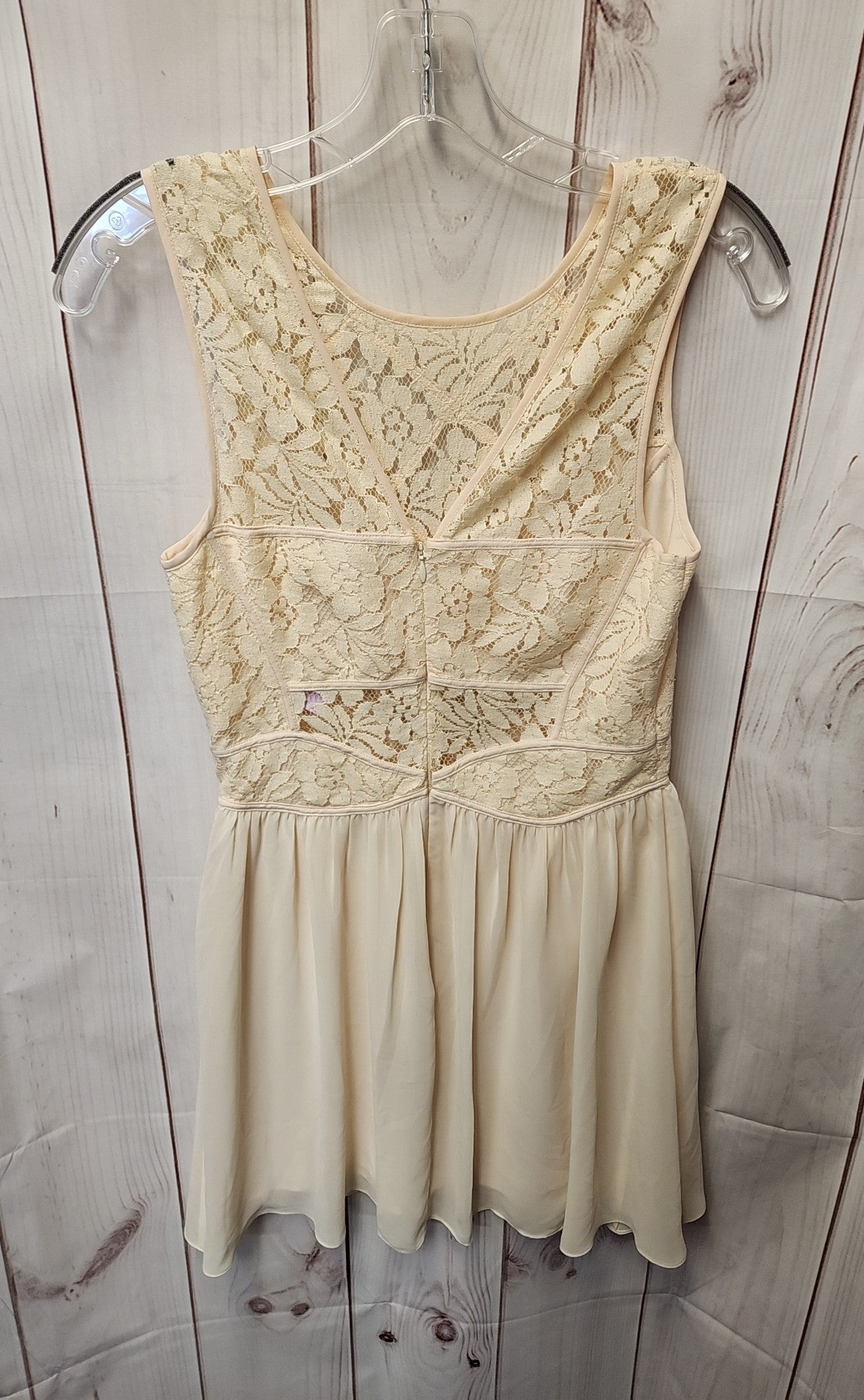 BCBgeneration Women's Size 6 Cream Dress