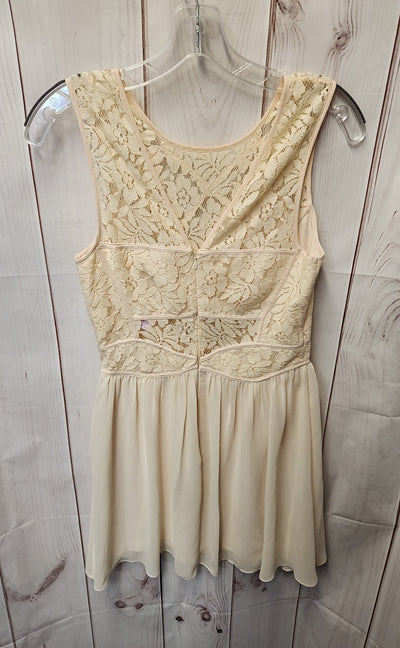 BCBgeneration Women's Size 6 Cream Dress