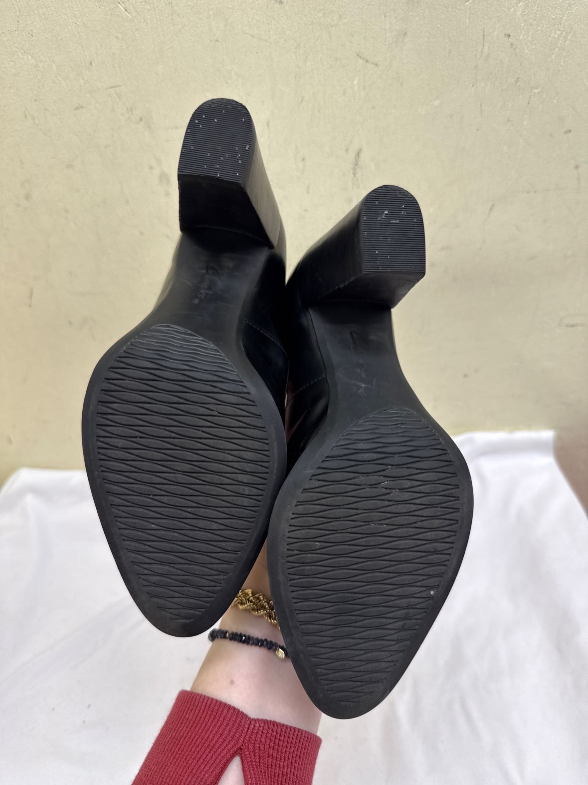 Clarks Women's Size 7 Black Pumps Shoes