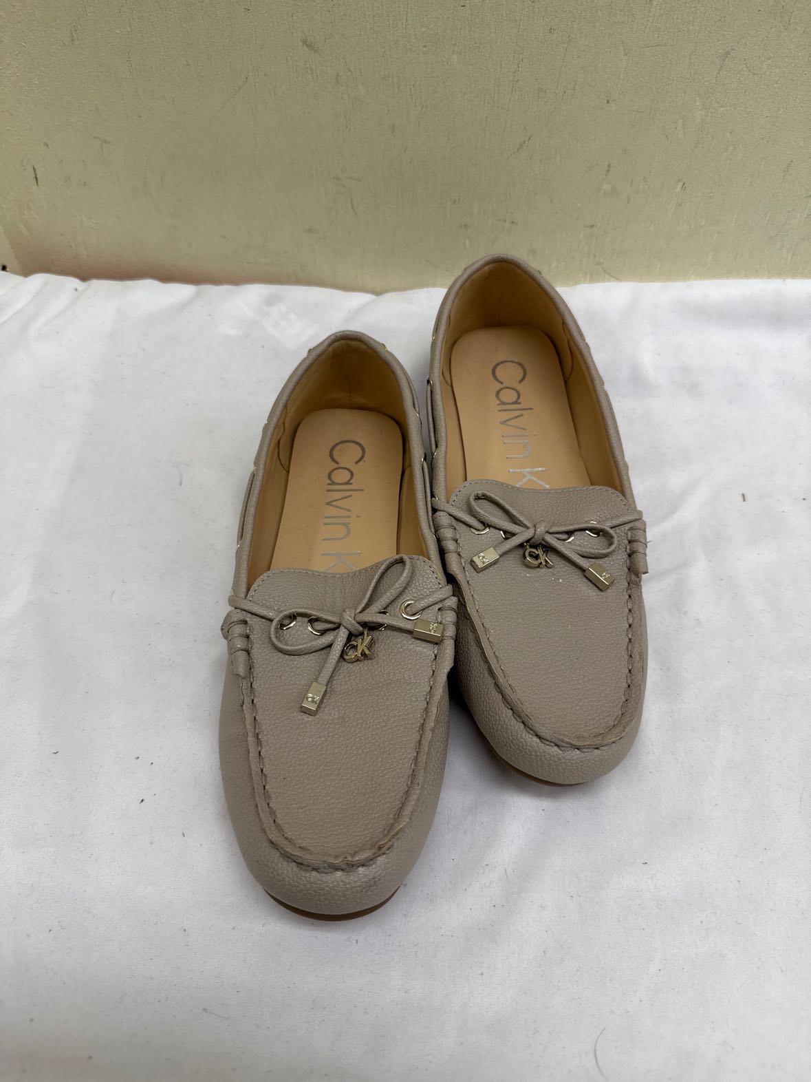 Calvin Klein Women's Size 8 Taupe Flats Shoes