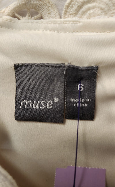 Muse Women's Size 6 White Dress