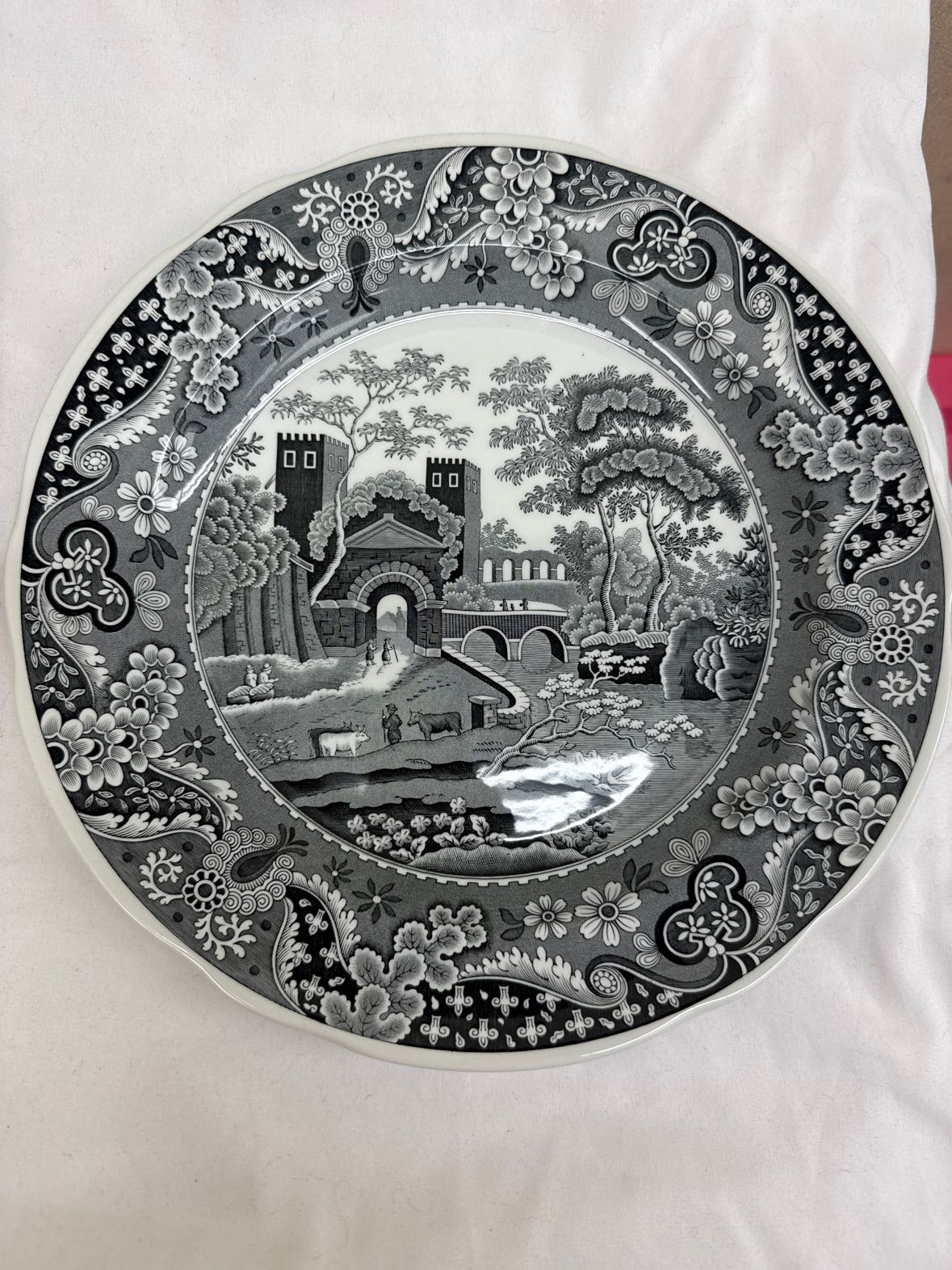 Spode Achive Collection Traditions Series "Castle" Plate