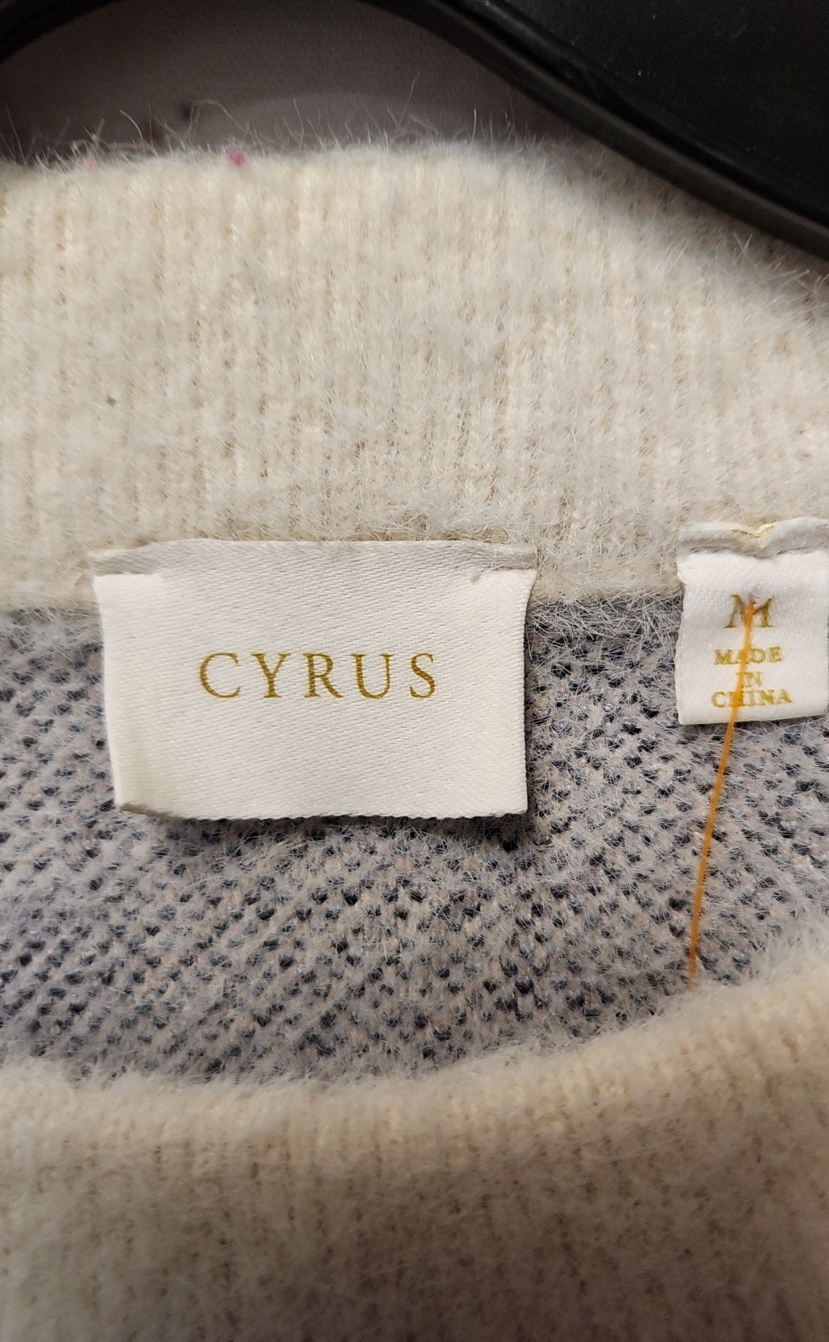 Cyrus Women's Size M White Sweater