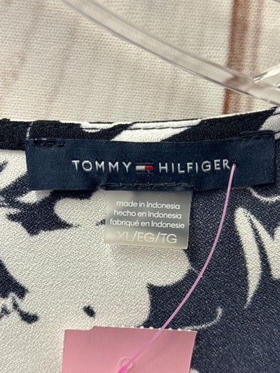 NWT Tommy Hilfiger Women's Size XL Navy Floral Short Sleeve Top