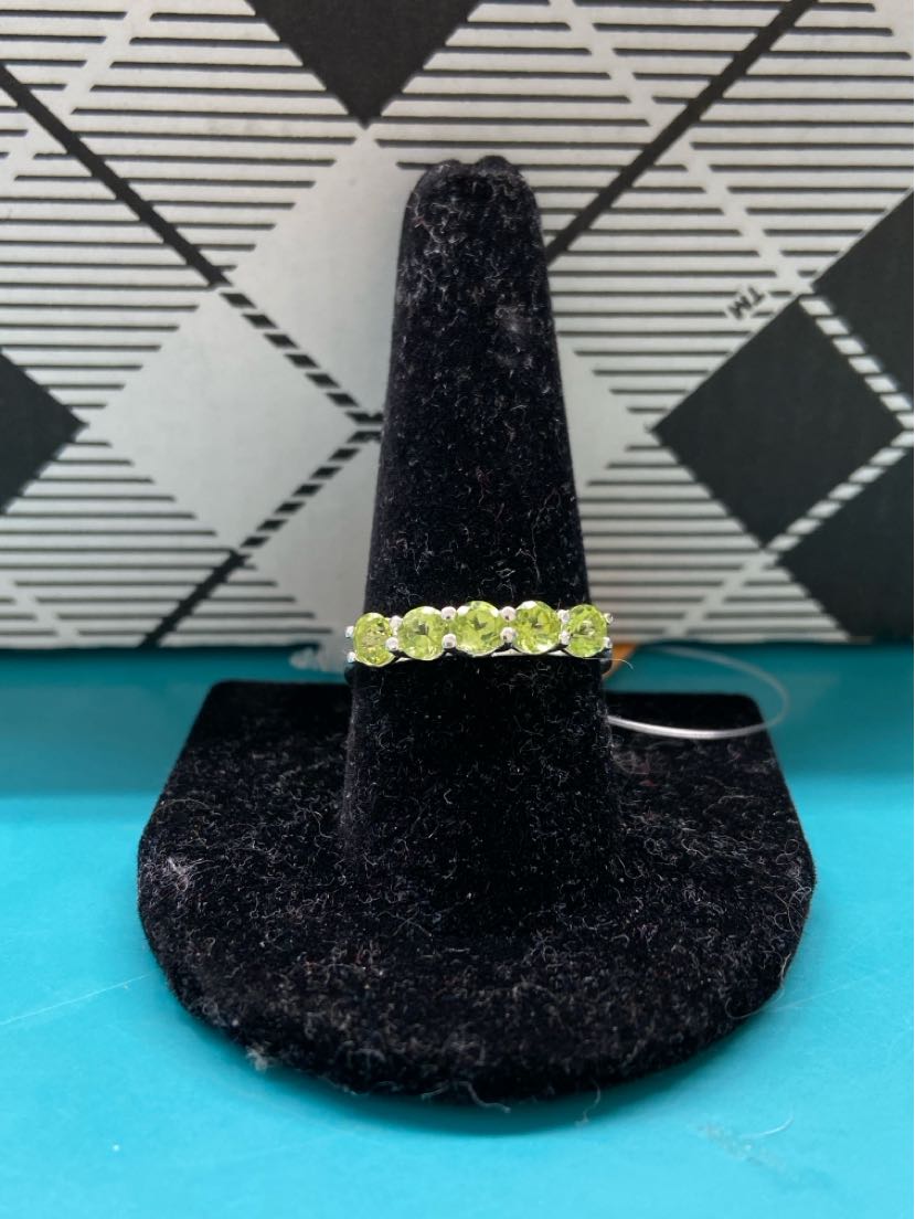 .925 Sterling Silver Size 10 Green Stone Ring