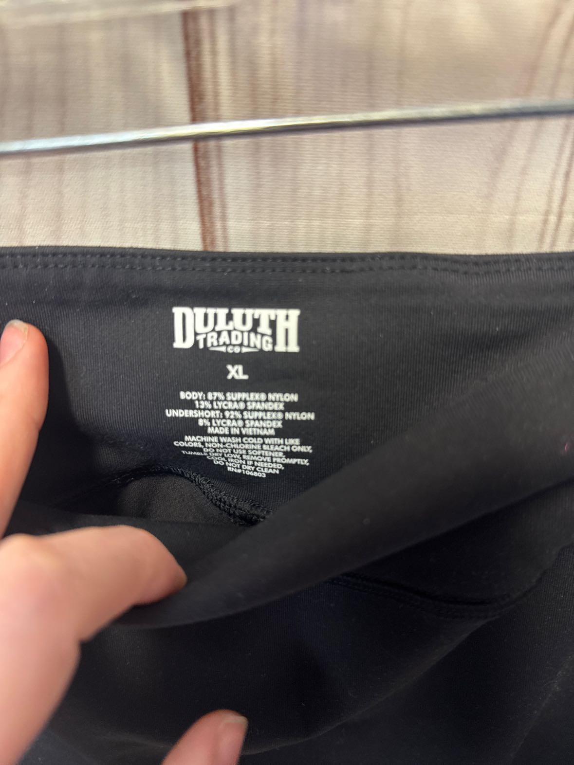 Duluth Women's Size XL Black Skorts