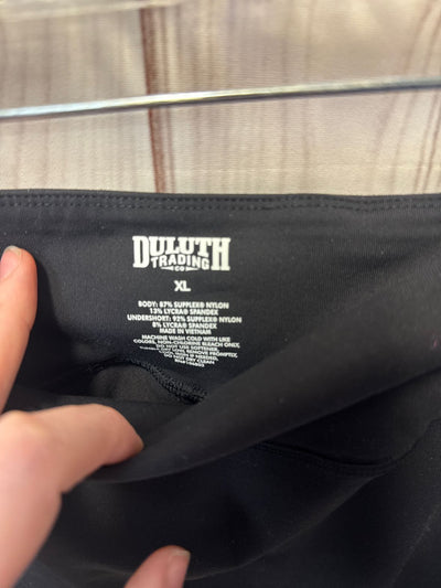 Duluth Women's Size XL Black Skorts