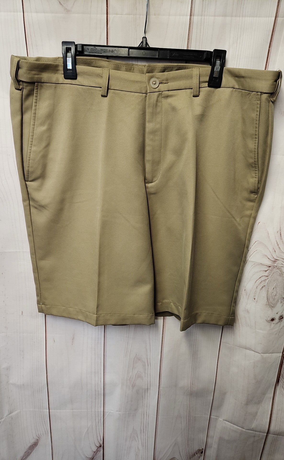 Haggar Men's Size 40 Beige Shorts