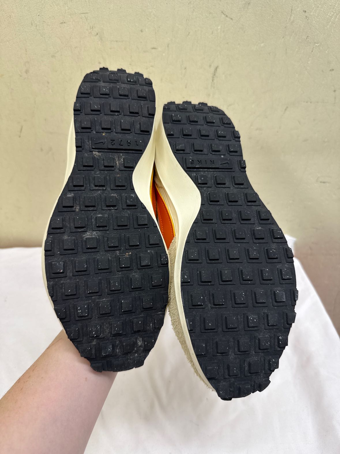 Nike Waffle Debut Women's Size 9 Orange Sneakers Shoes
