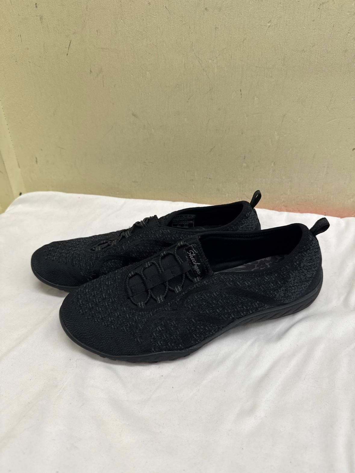 Skechers Women's Size 10 Black Flats Shoes
