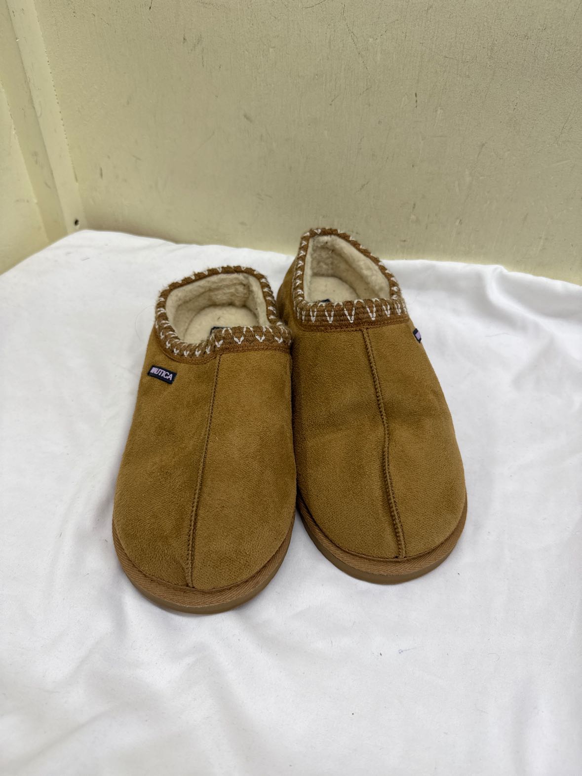 Nautica Women's Size 9 Brown Slippers