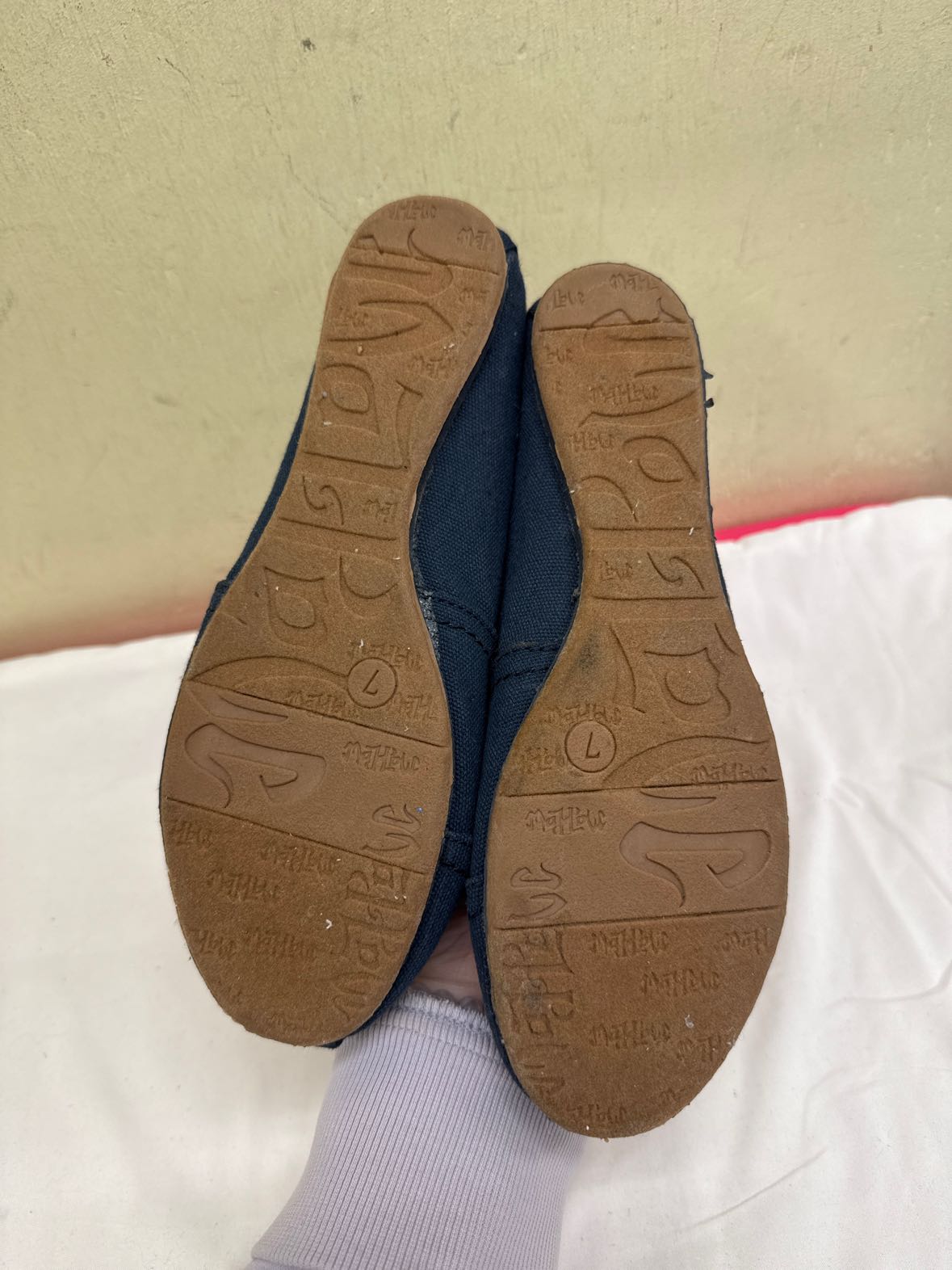 Mad Paw Women's Size 7 Navy Flats