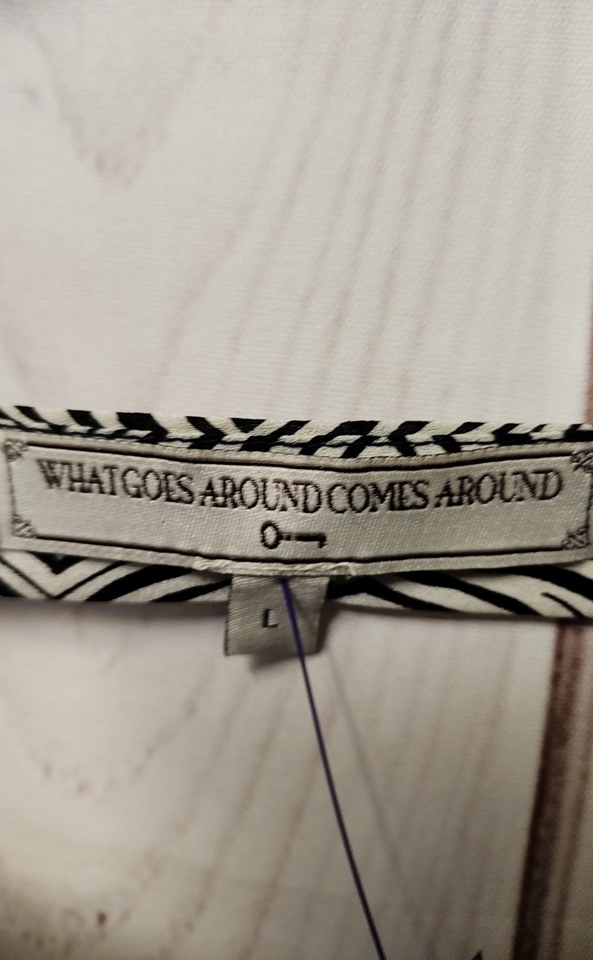 What Goes Around Comes Around Women's Size L Black & White Long Sleeve Top