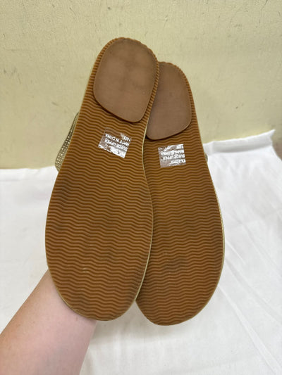 Tahari Women's Size 10 Gold Sandals Shoes