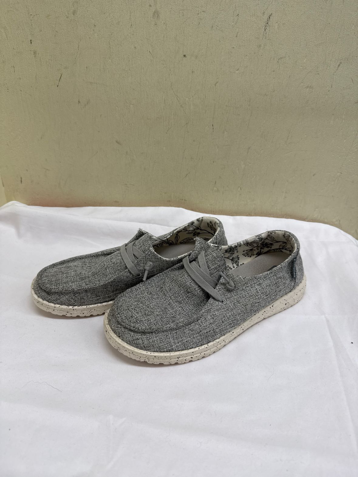 Hey Dude Women's Size 7 Gray Flats