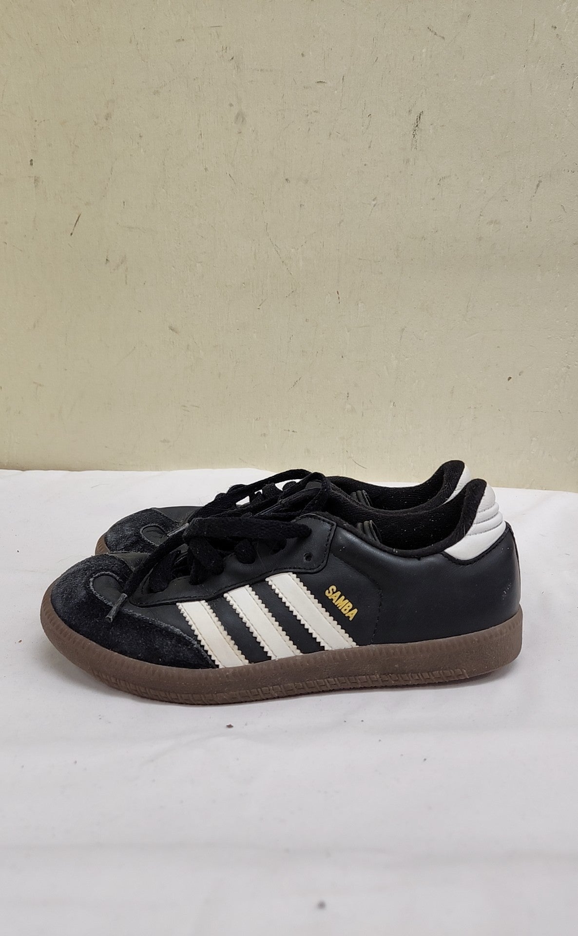 Adidas Boy's Size 3 Black Shoes