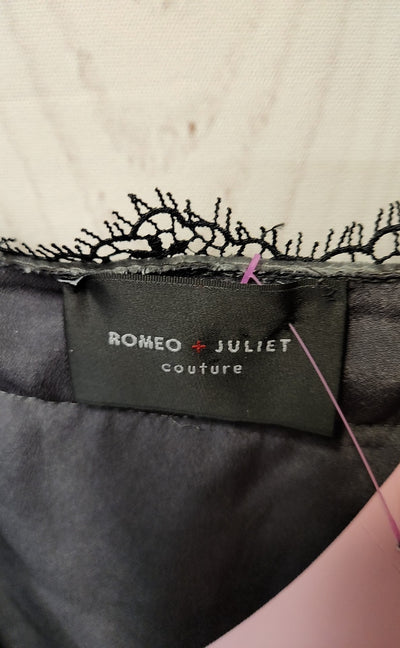 NWT Romeo & Juliet Women's Size M Gray Sleeveless Top