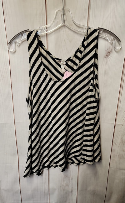 Chalet Women's Size M White & Black Sleeveless Top