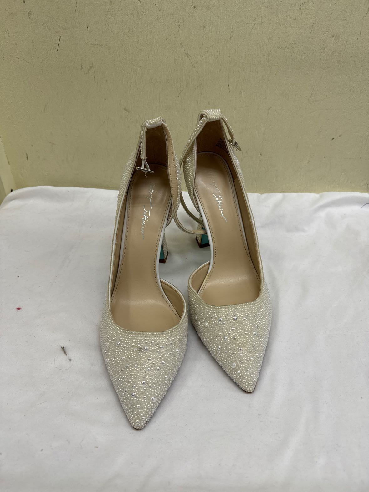 Betsey Johnson Women's Size 11 White Pumps Shoes