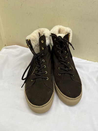 Cougar Women's Size 10 Green Sneakers Shoes