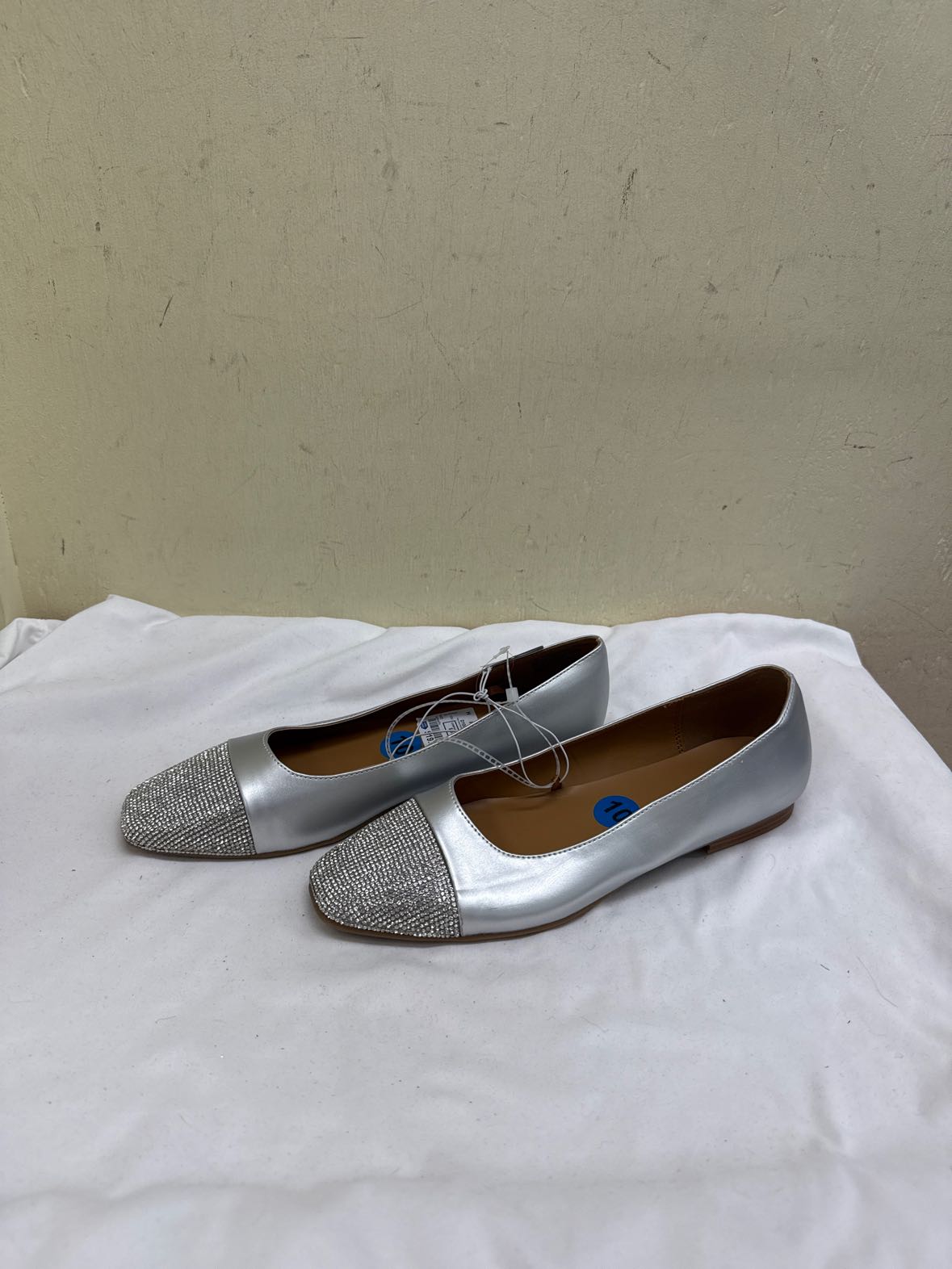 NWT Kensie Women's Size 10 Silver Flats Shoes