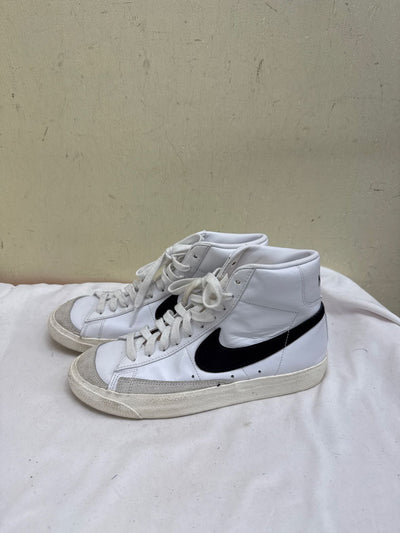 Nike Women's Size 8 White Sneakers Shoes
