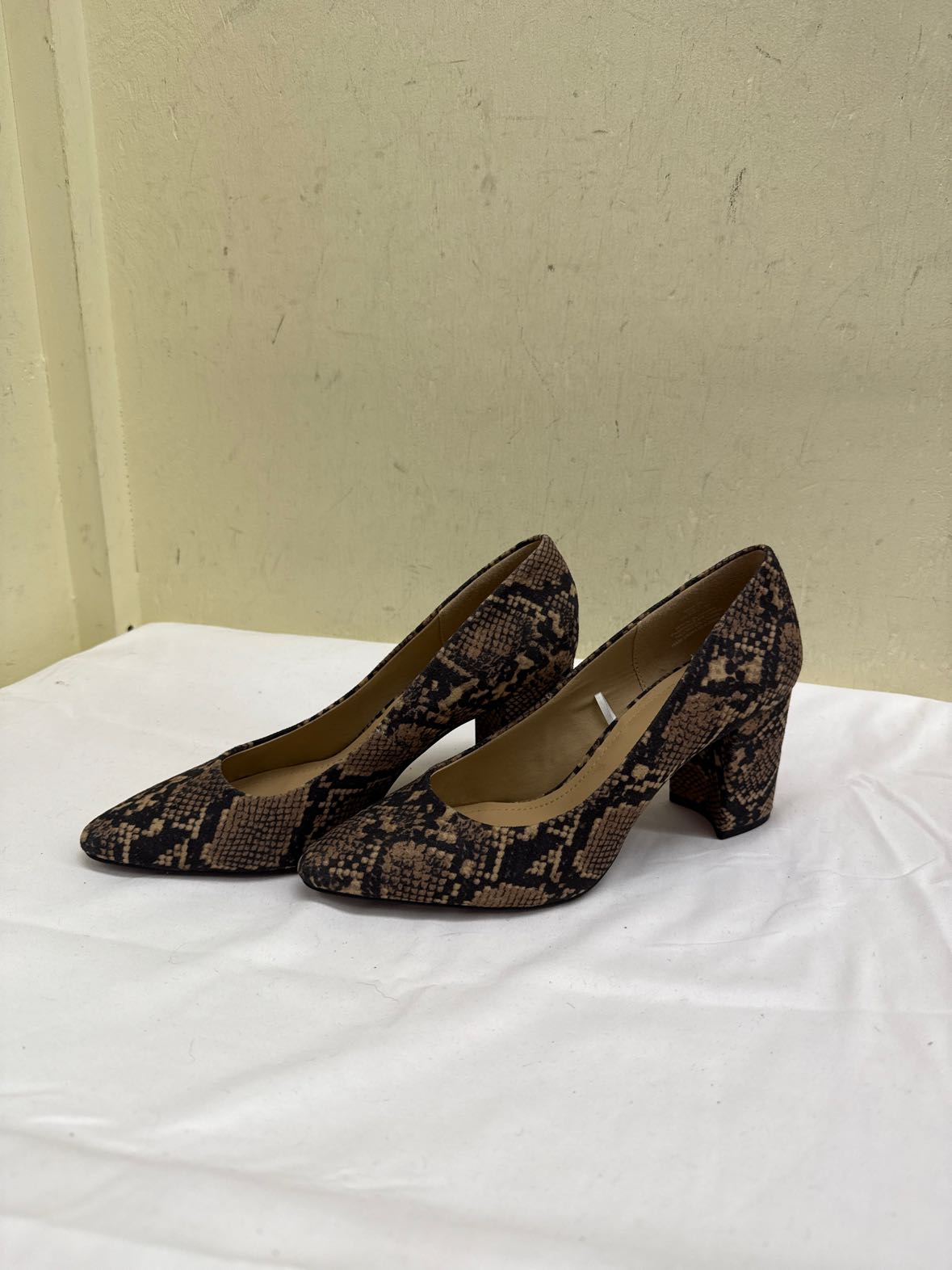 H&M Women's Size 38 = 7-1/2 Brown Pumps