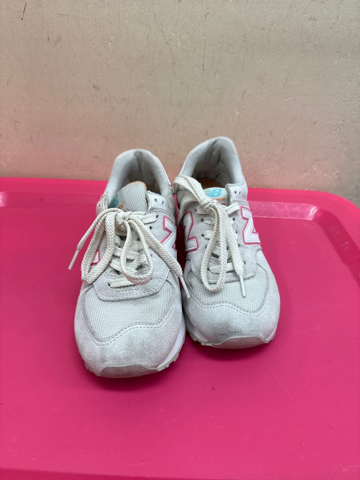 New Balance Women's Size 7-1/2 Gray Sneakers