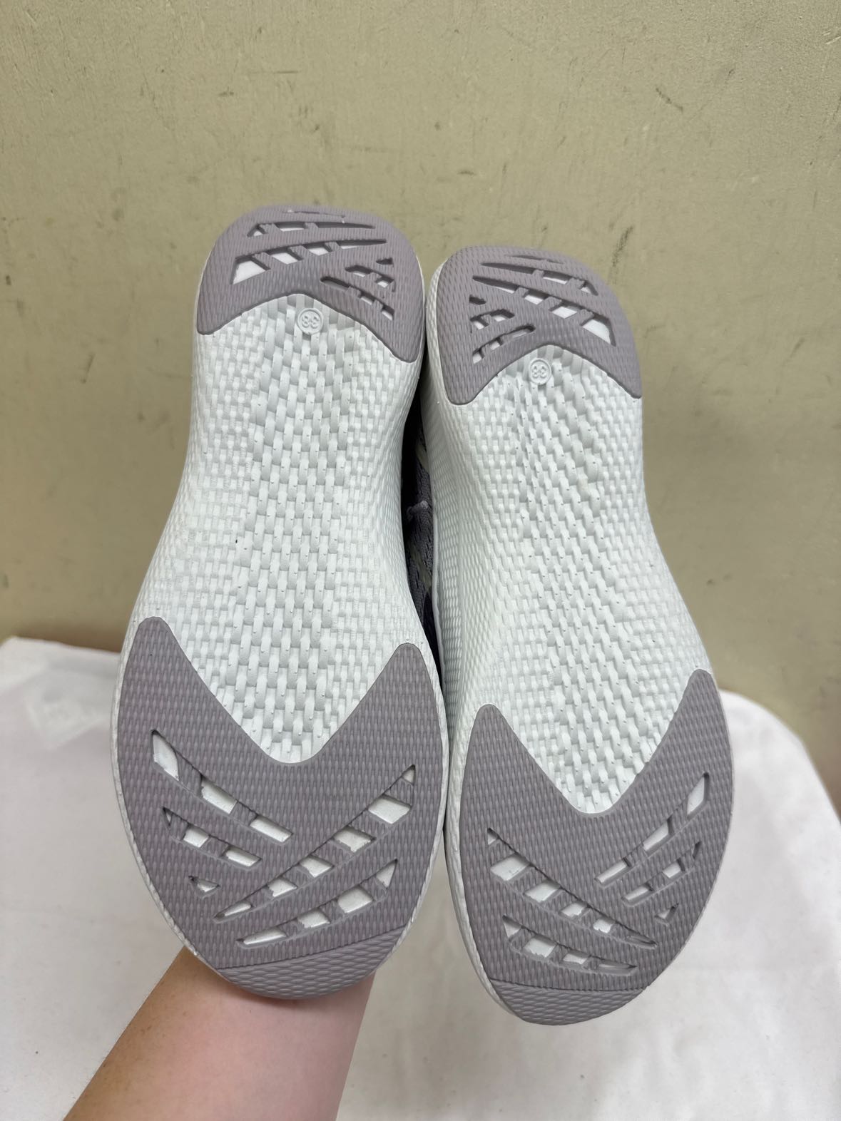 Dansko Women's Size 38 = 7-1/2 Purple Sneakers Shoes