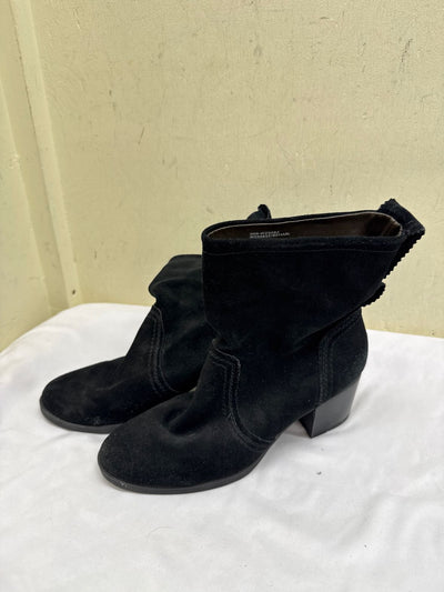 White Mountain Women's Size 7-1/2 Black Boots Shoes