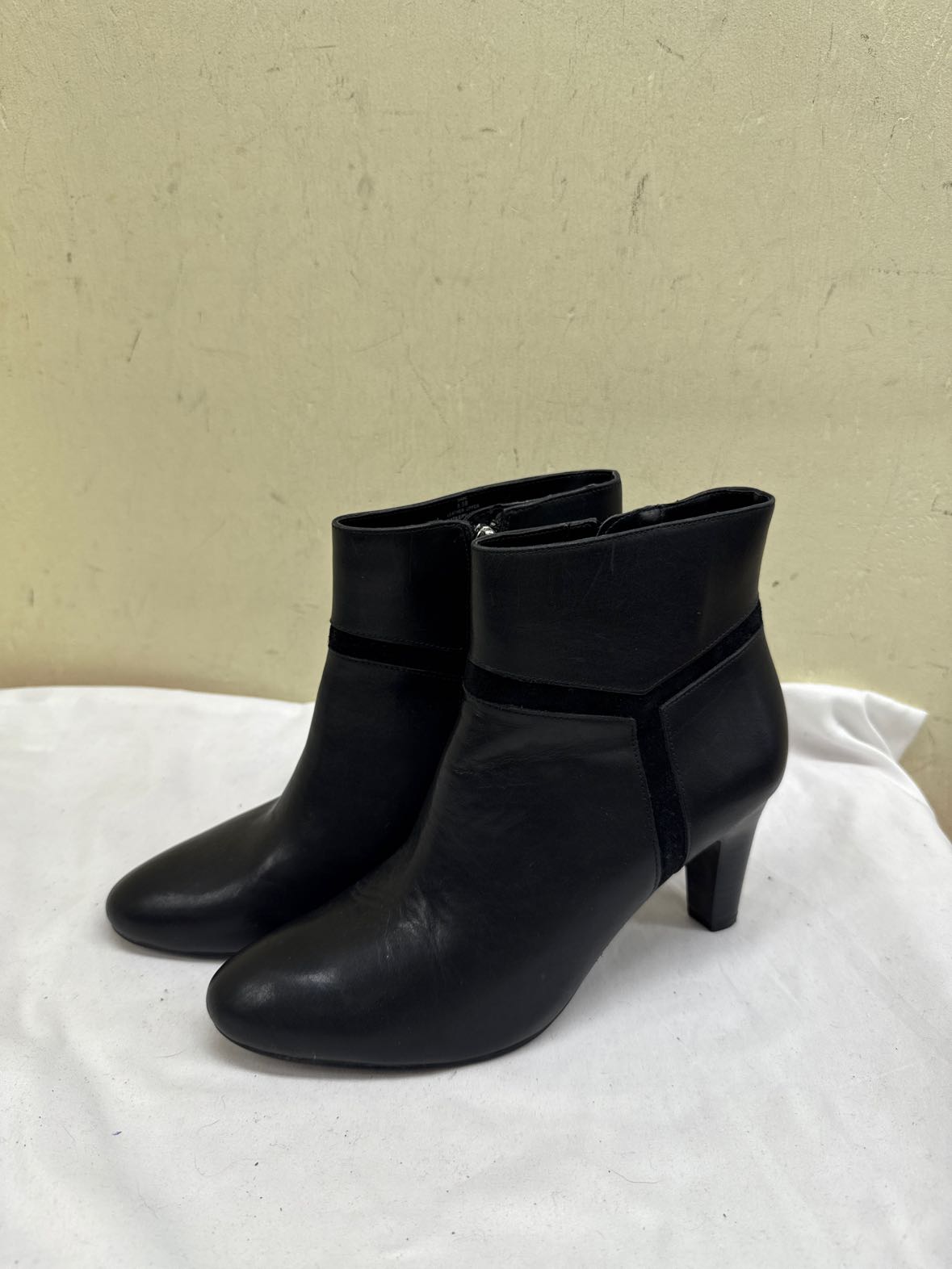 Lauren by Ralph Lauren Women's Size 8-1/2 Black Boots Shoes