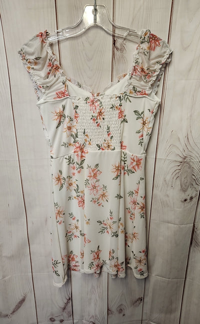 No Boundaries Women's Size M White Floral Dress