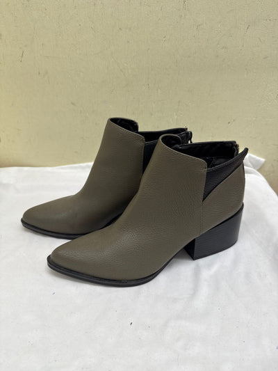 Simply Vera Women's Size 9-1/2 Gray Boots Shoes