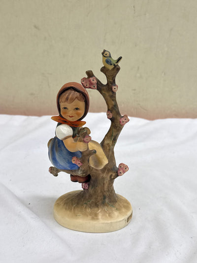 VTG RARE Goebel Hummel Apple Tree Girl 141/1 Figurine