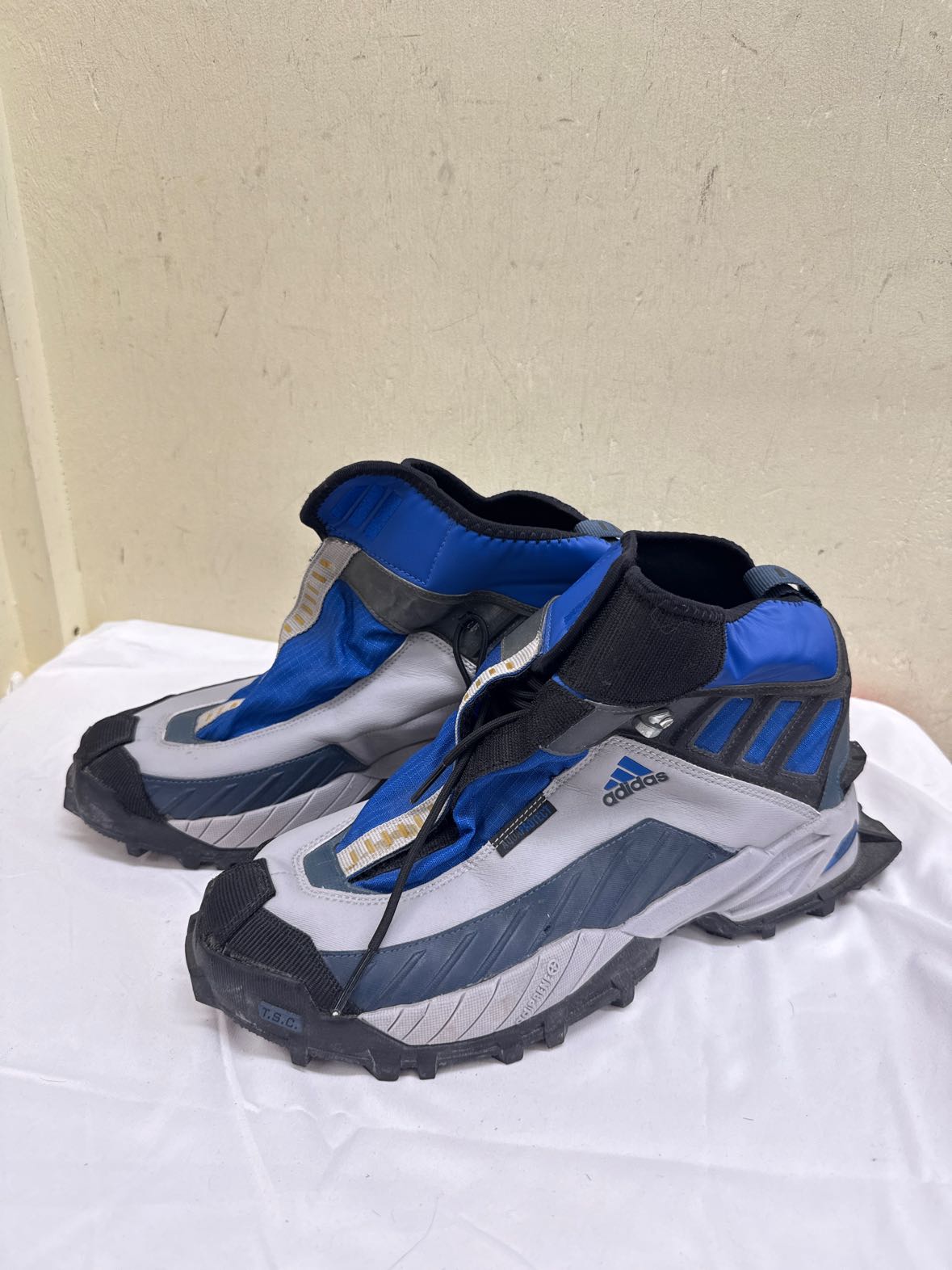 Adidas Men's Size 11-1/2 Blue Alledo Quattro Mountaineering Boots Shoes