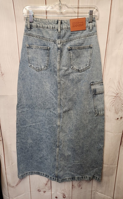 Princess Polly Women's Size 2 Blue Skirt