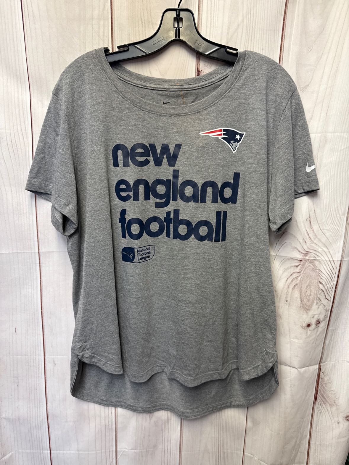 NWT Patriots Women's Size XL Gray Short Sleeve Top