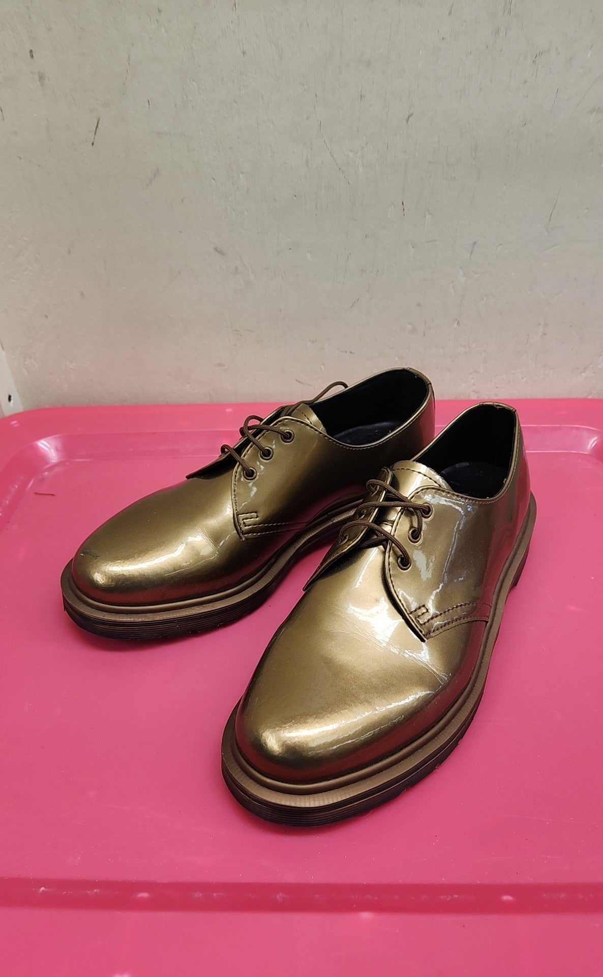 Dr Martens Men's Size 8 Gold Shoes
