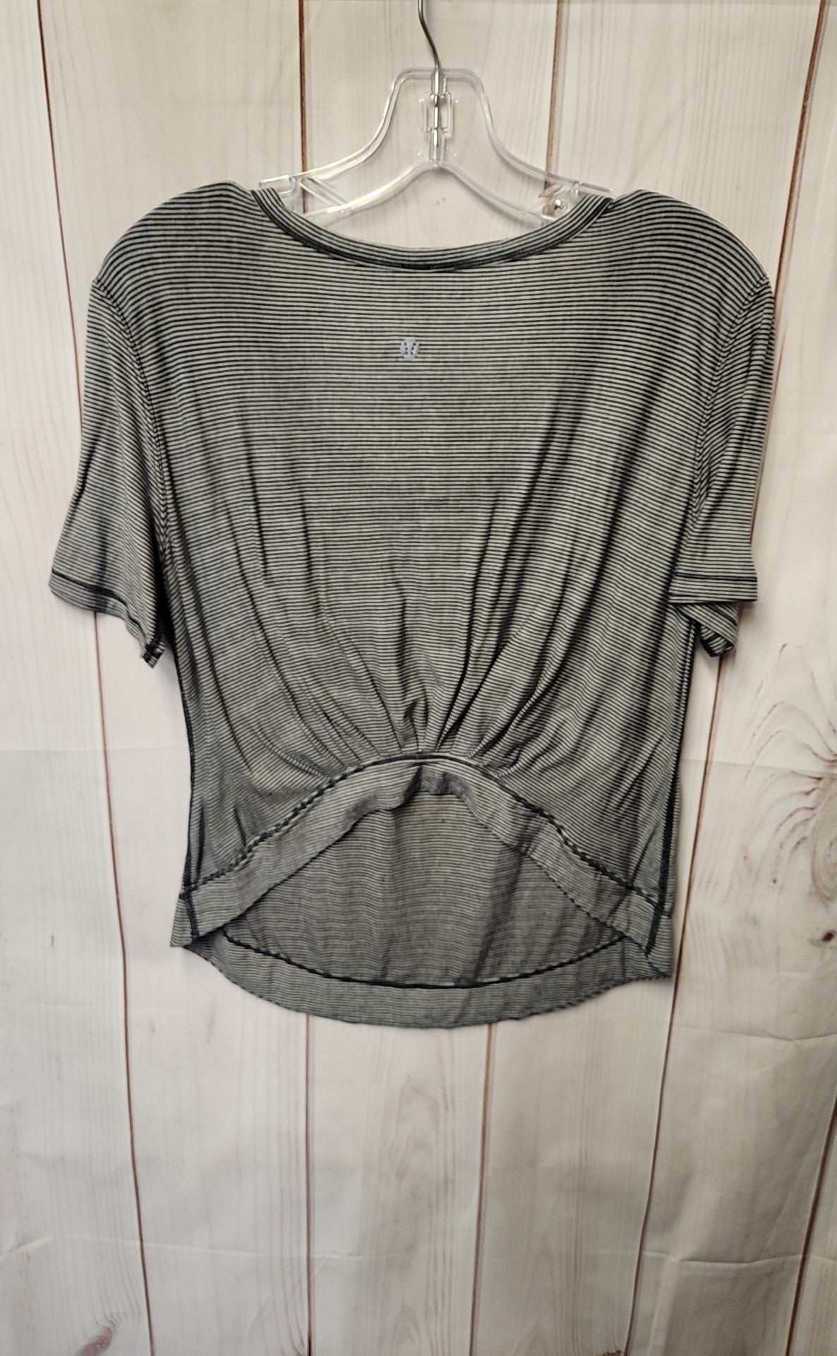 Lululemon Women's Size M Black Short Sleeve Top