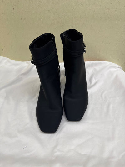 Unisa Women's Size 6-1/2 Black Boots Shoes