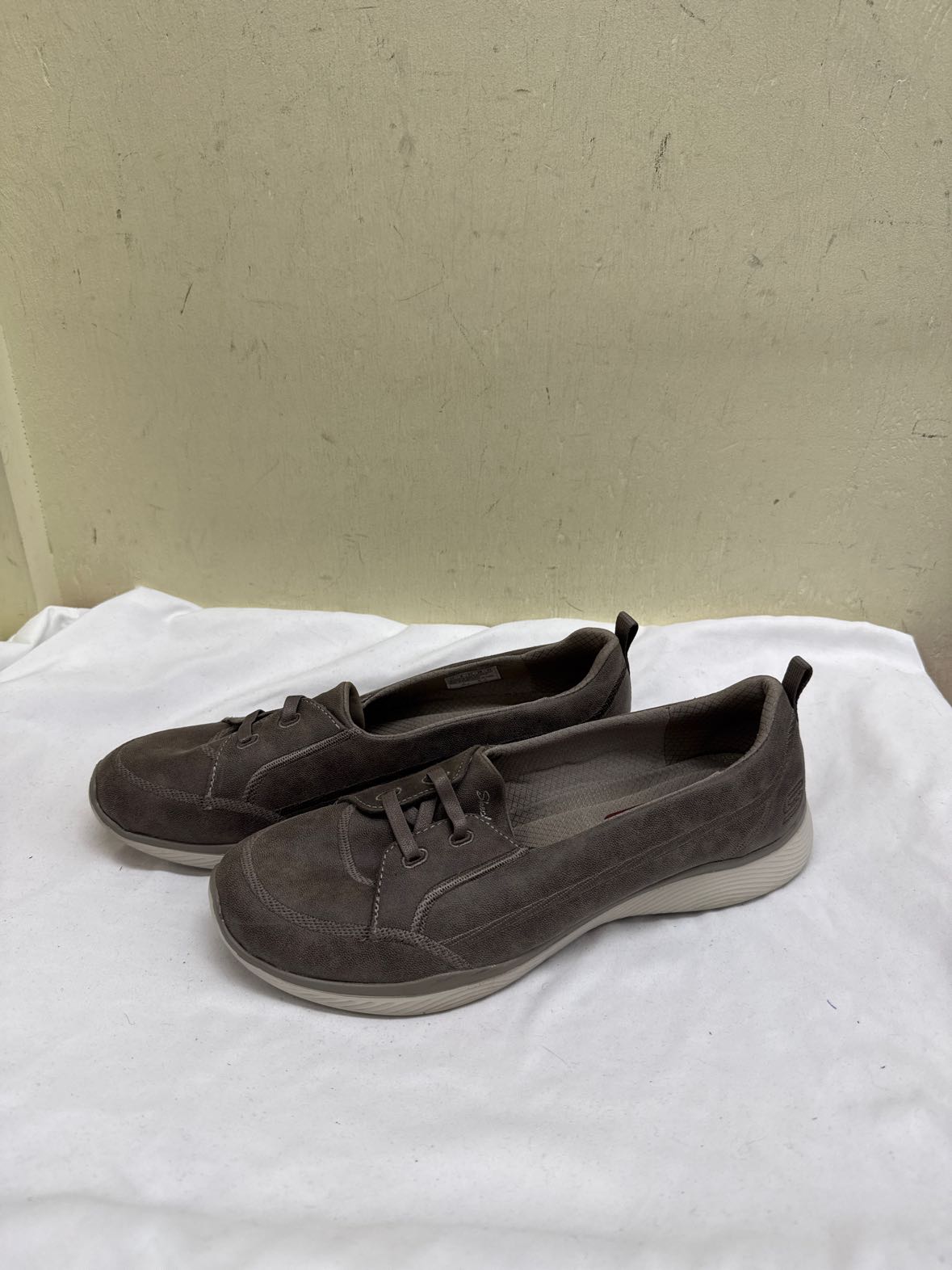 Skechers Women's Size 11 Gray Flats Shoes