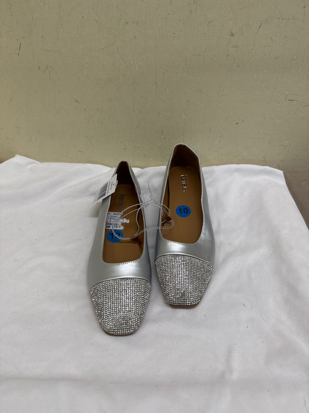 NWT Kensie Women's Size 10 Silver Flats Shoes