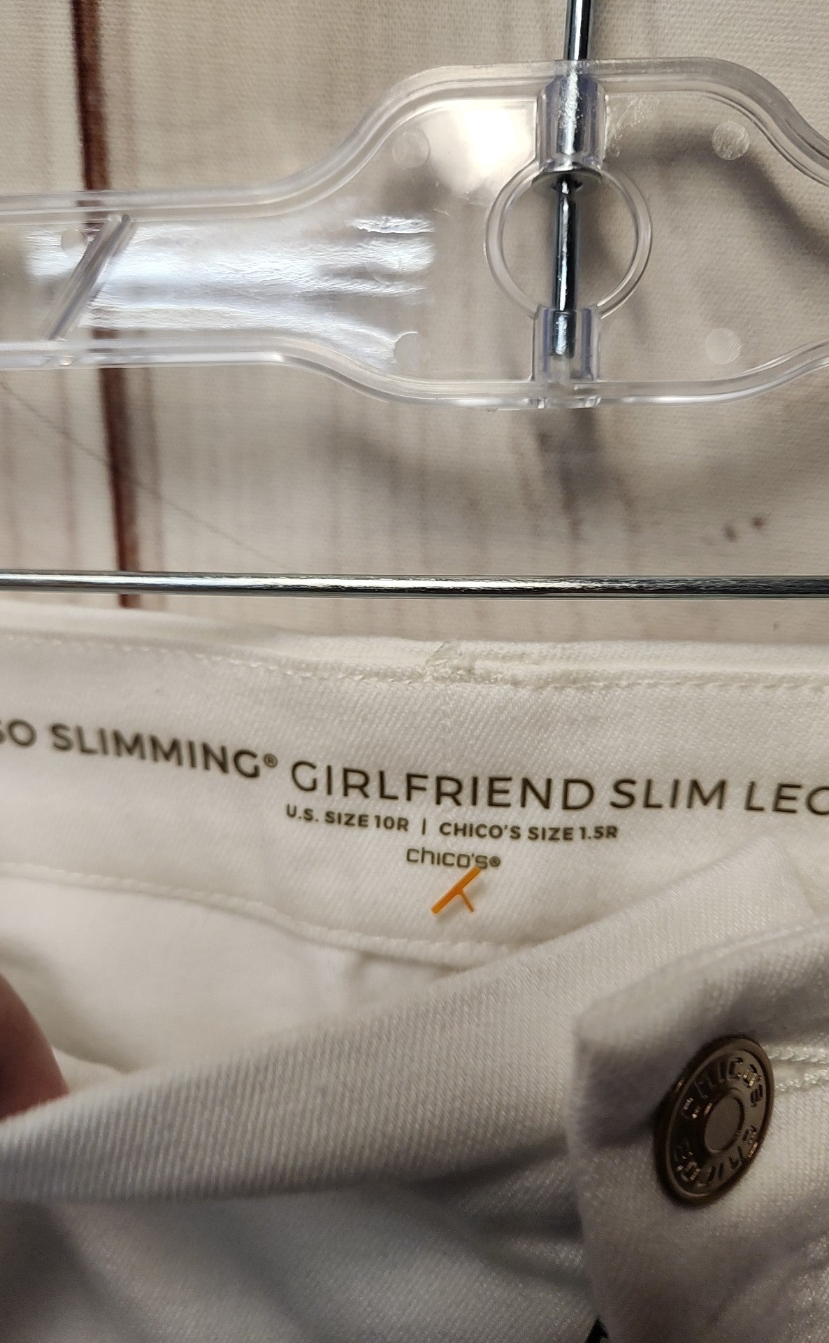 NWT Chico's Women's Size 10 White Pants Girlfriend Slim Leg Ankle