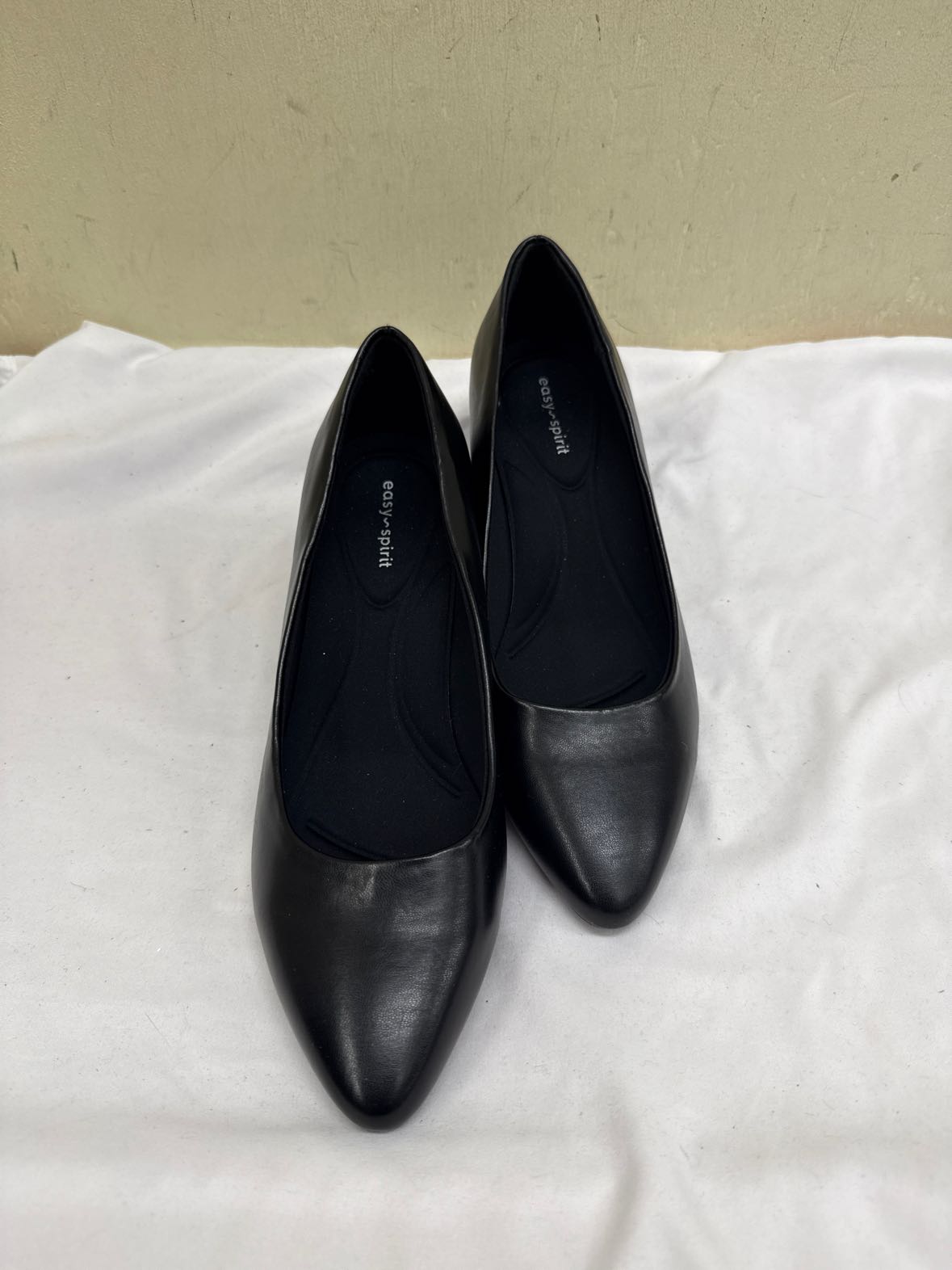 Easy Spirit Women's Size 10 Black Pumps Shoes