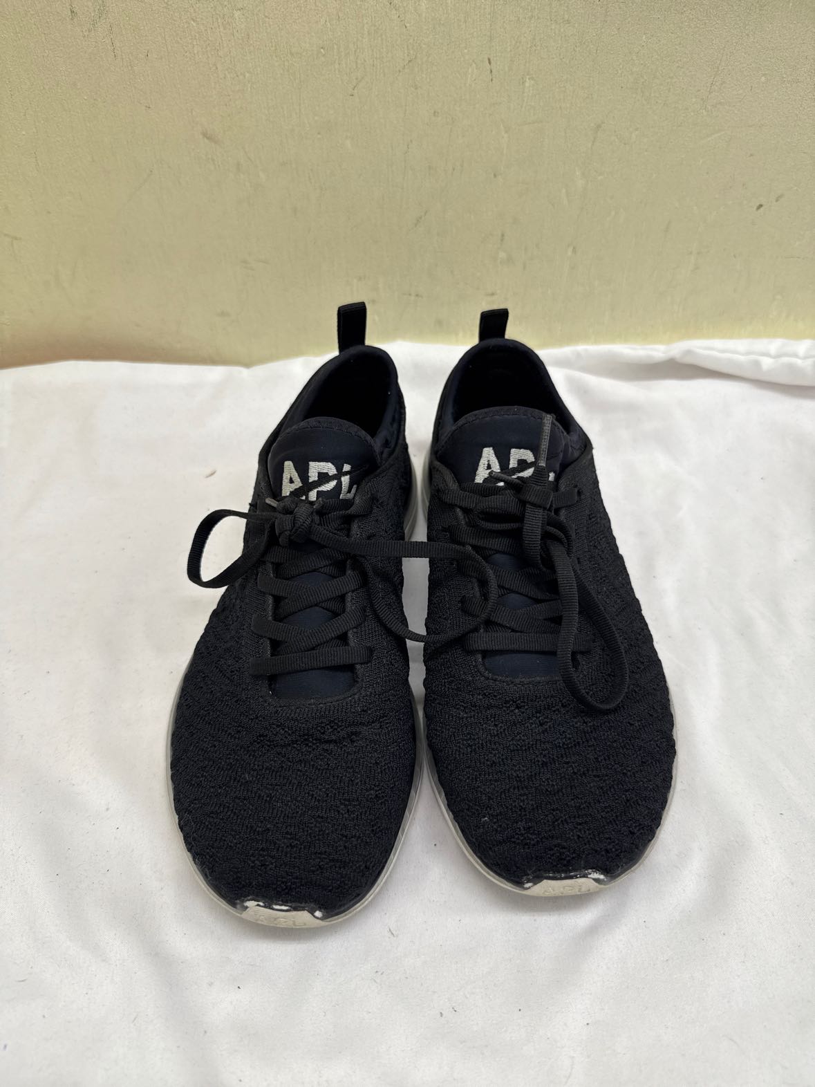 APL Women's Size 7-1/2 Black Sneakers Shoes