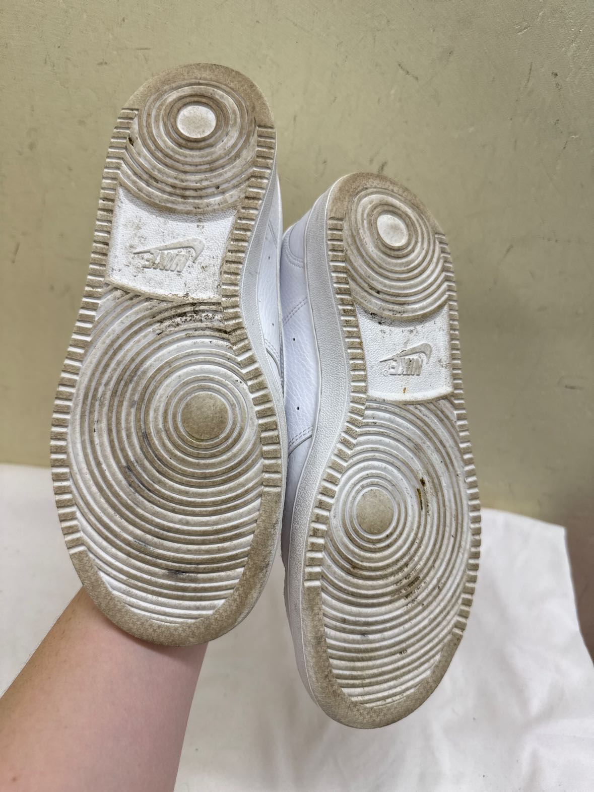 Nike Women's Size 8-1/2 White Sneakers Shoes