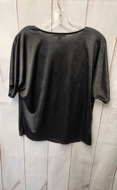 Green Envelope Women's Size L Black Short Sleeve Top