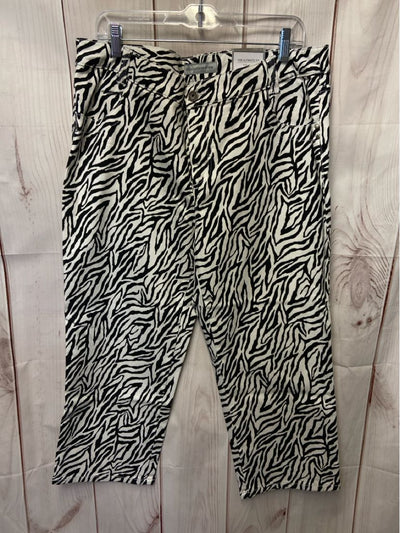 NWT Chico's Women's Size 3 = US 16 White & Black Jeans Crop