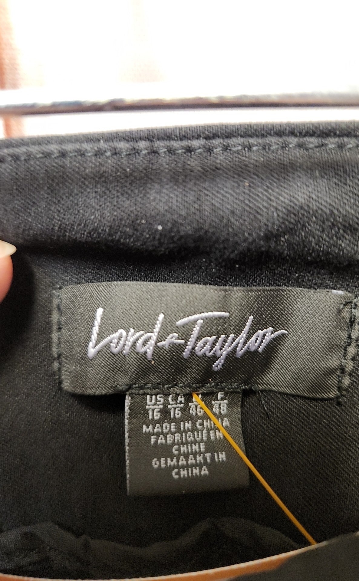 Lord & Taylor Women's Size 16 Black Pants Taylor Slim Ankle